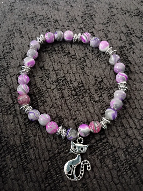 Hand crafted Acrylic Beaded Bracelet - Picture 1 of 2